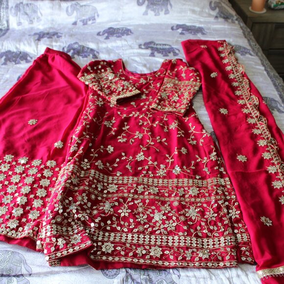 Pink Palazzo - Picture 5 of 5